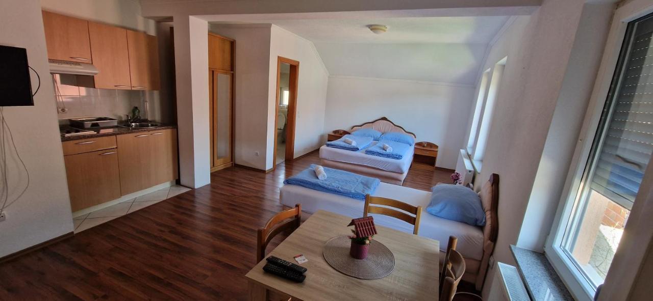 Apartments Galijasevic Kulen Vakuf Eksteriør bilde