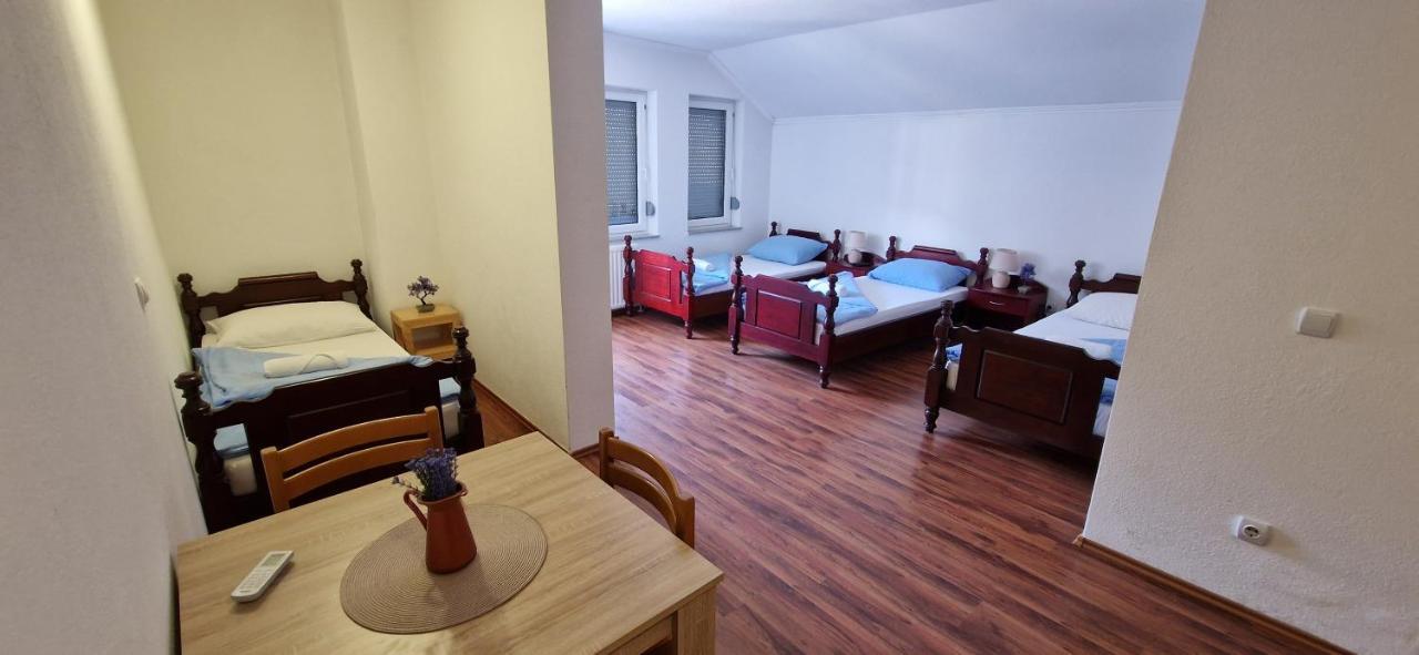 Apartments Galijasevic Kulen Vakuf Eksteriør bilde